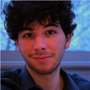 Enseignant en analyse filmique à Rennes, diplômé en cinéma, je propose des cours vivants pour adolescents et adultes, passionnés.